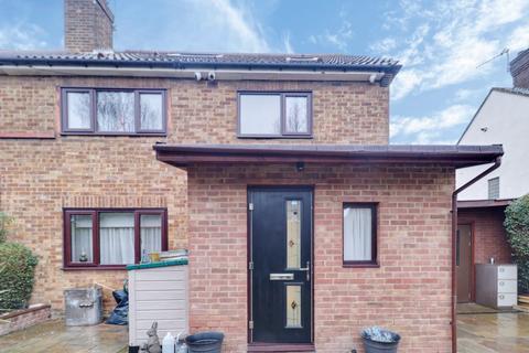 4 bedroom semi-detached house for sale, Burwood Gardens, Rainham RM13