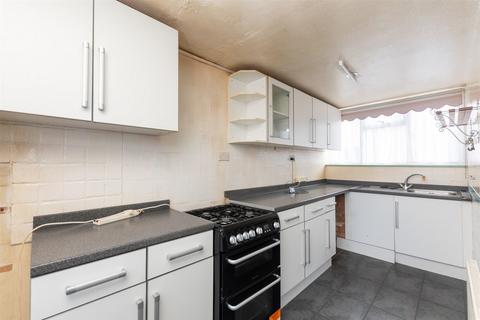 3 bedroom terraced house for sale, Gardenia Court, Laindon, Basildon, Essex