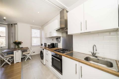 2 bedroom flat to rent, Holly Park Road, London W7