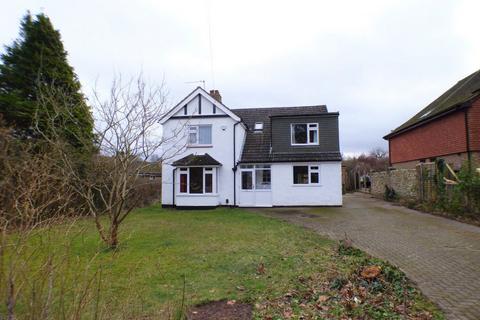 4 bedroom detached house to rent - Keswick Road, Bookham