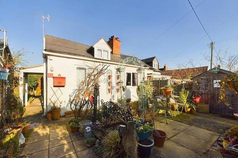 3 bedroom semi-detached house for sale, Main Road, Kempsey, Worcester, Worcestershire, WR5