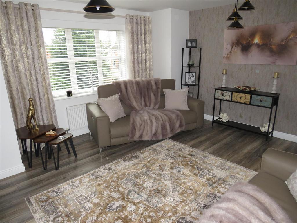 Attractive Lounge