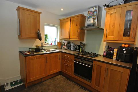 1 bedroom semi-detached house to rent, Rusham Road, Egham TW20