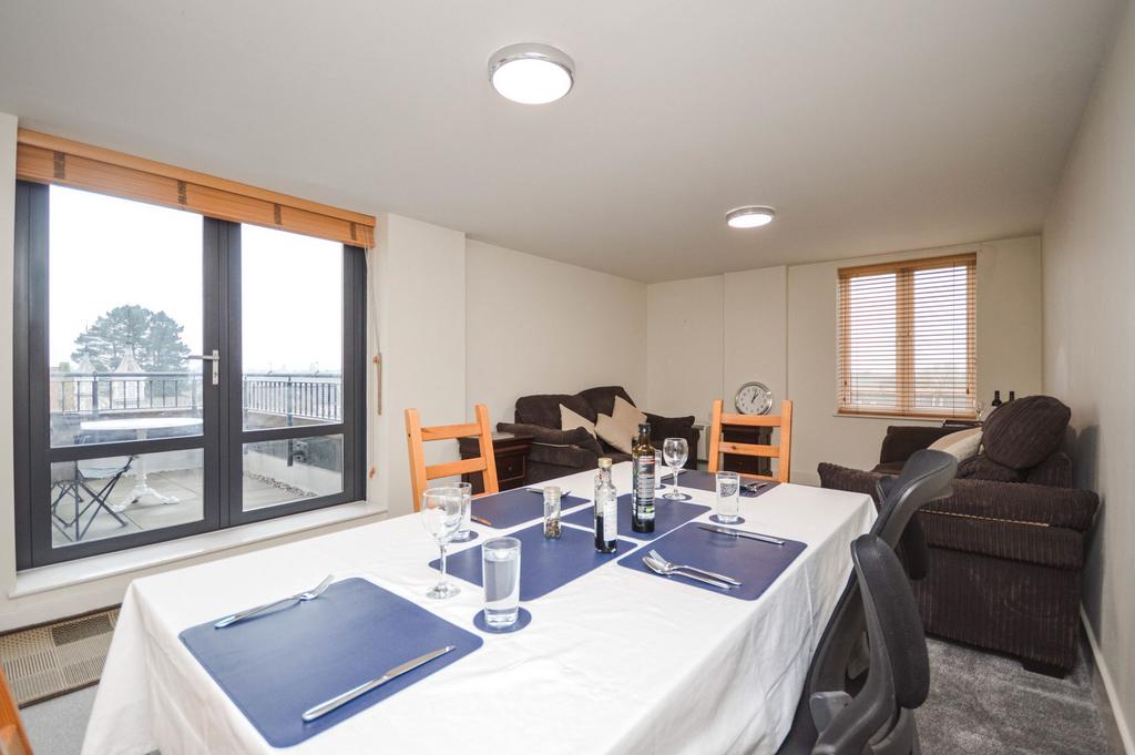 Open Plan Living/Dining Space