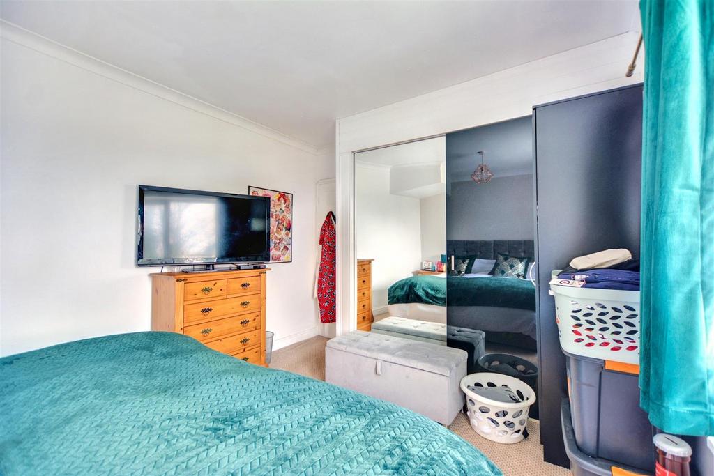 Bedroom 1 2.jpeg