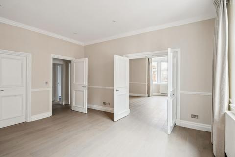 4 bedroom flat to rent, Cadogan Gardens, Knightsbridge, London, SW3