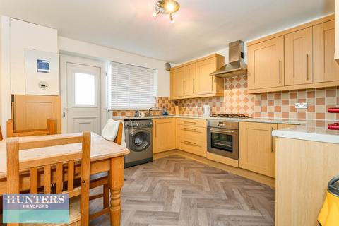 2 bedroom semi-detached house for sale, Farfield Avenue Wibsey, Bradford, West Yorkshire, BD6 2EB