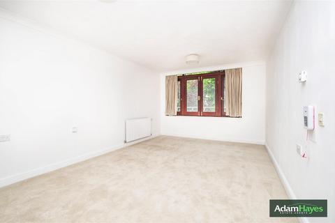 1 bedroom retirement property for sale, Sandringham Gardens, London N12