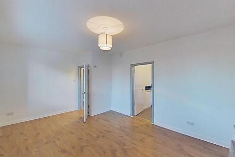 2 bedroom flat to rent, Royston Mains Road, Edinburgh, EH5