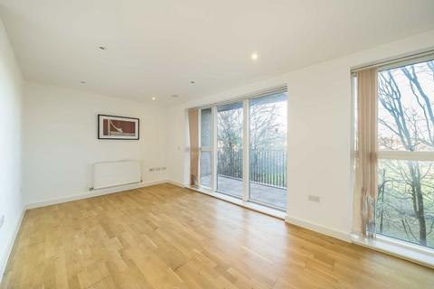 2 bedroom flat for sale, Manor Road, London W13