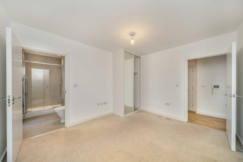 2 bedroom flat for sale, Manor Road, London W13