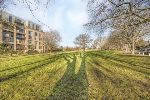 39, Valley House Manor Road, London, W13 0EW