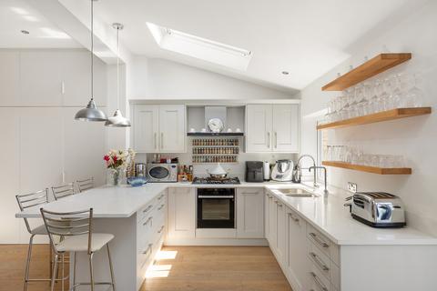 93 Bramley Road, London, W5 4ST