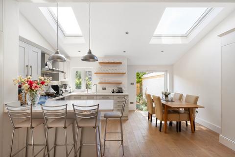 93 Bramley Road, London, W5 4ST