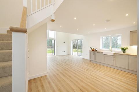 3 bedroom house for sale, SIDLOW, REIGATE RH2