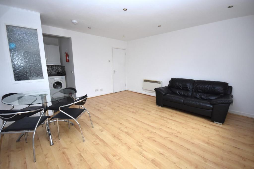 Lounge..JPG