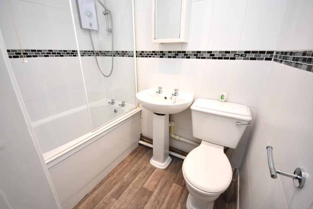Bathroom.JPG