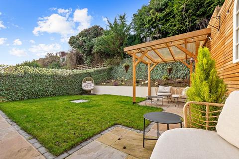 28 Wagtail Gardens, South Croydon, CR2 8TA