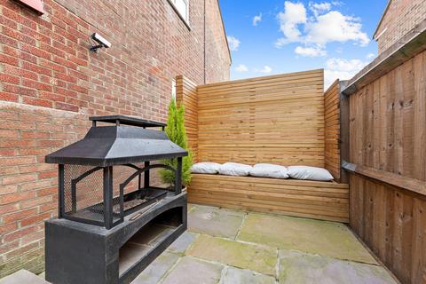 28 Wagtail Gardens, South Croydon, CR2 8TA