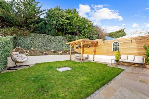 28 Wagtail Gardens, South Croydon, CR2 8TA