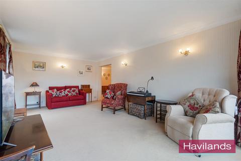 Flat 16, Chesterfield Lodge Church Hill, London, N21 1LW