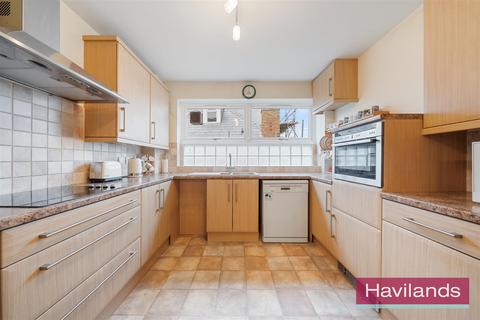 Flat 16, Chesterfield Lodge Church Hill, London, N21 1LW