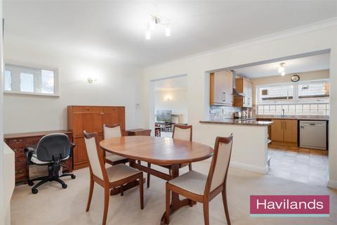 Flat 16, Chesterfield Lodge Church Hill, London, N21 1LW