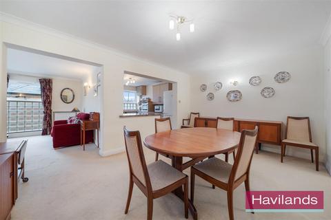 Flat 16, Chesterfield Lodge Church Hill, London, N21 1LW