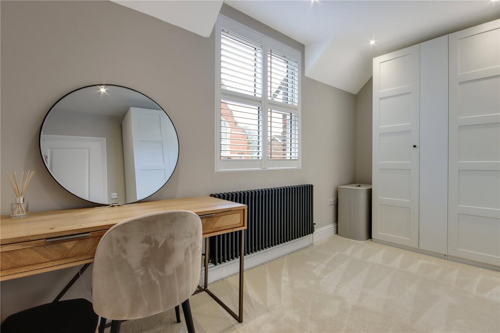 Bedroom/Dressing Rm