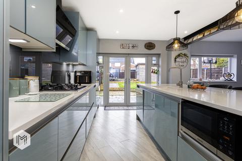 7 Edgworth Drive, Bury, BL8 2EB