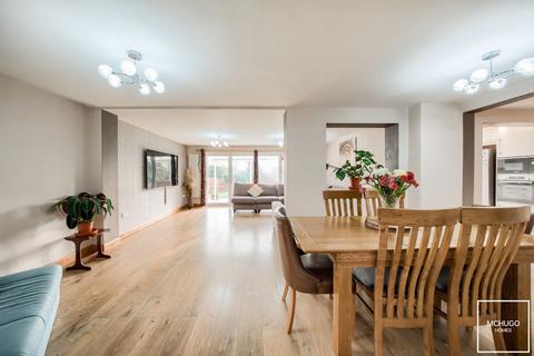 undefined, Kesteven Close, Edgbaston B15