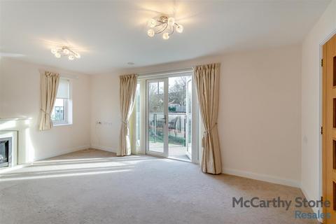 2 bedroom apartment for sale, Chesterton Court, Railway Road, Ilkley