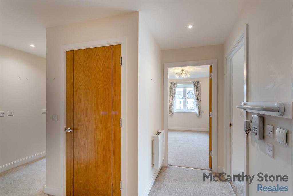 8635289-interior08.jpg