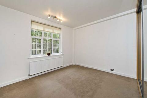 2 bedroom flat for sale, Kensington High Street, London W14