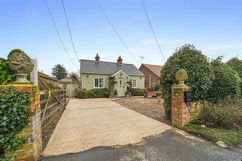 2 bedroom detached bungalow for sale, Bradfield Road, Wix CO11