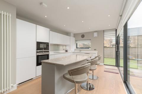 5a Albyn Place, Edinburgh, EH2 4NG