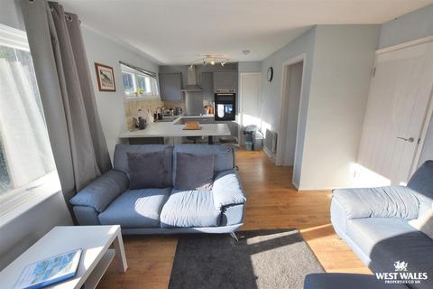 3 bedroom apartment for sale, 22 Haven Court, Little Haven, Haverfordwest