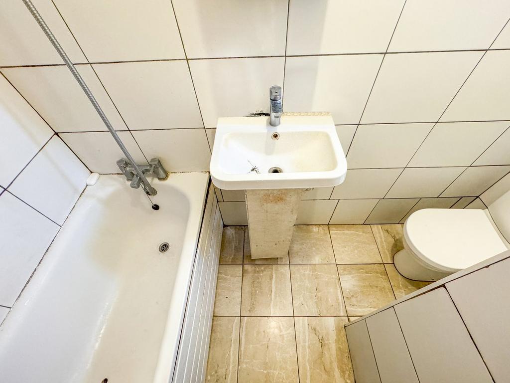 Family Bathroom Suite