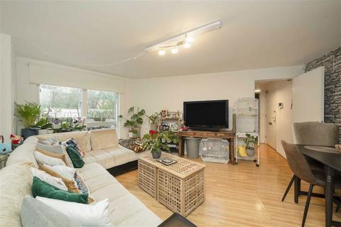 1 bedroom flat for sale, Station Parade, London NW2