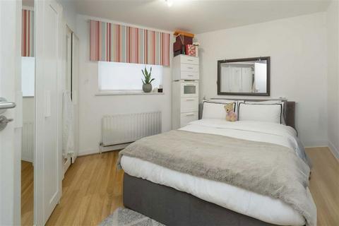 1 bedroom flat for sale, Station Parade, London NW2