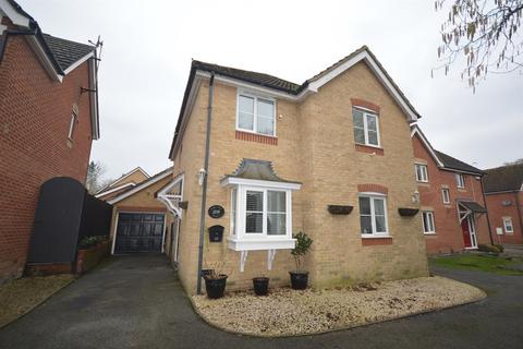 4 bedroom detached house for sale, Bourchier Avenue, Braintree, CM7