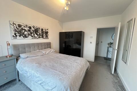 2 bedroom apartment to rent, Fisher Close, London SE16