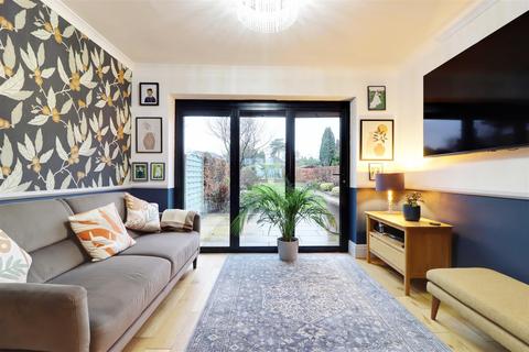 140 Beverley Road, Kirk Ella, Hull, HU10 7HA