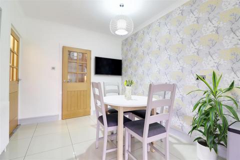140 Beverley Road, Kirk Ella, Hull, HU10 7HA