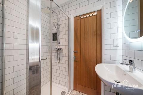 75a Rickmansworth Road, Pinner, HA5 3TJ