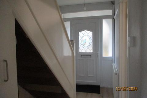 3 bedroom semi-detached house to rent, Bowood Road, Swindon