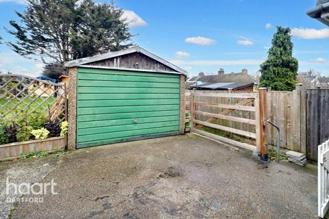 32 London Road, Stone, Dartford, DA2 6DJ