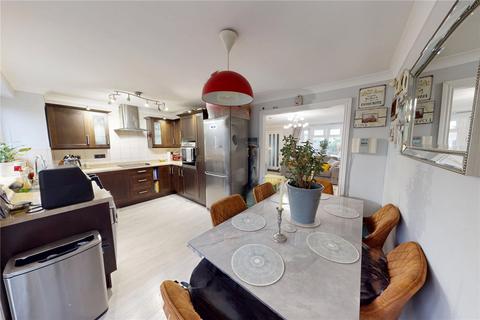 25 Deben, East Tilbury, Tilbury, RM18 8RG