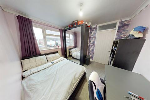 25 Deben, East Tilbury, Tilbury, RM18 8RG