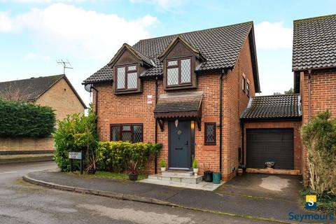 4 bedroom detached house for sale, Hazelhurst Close, Guildford GU4